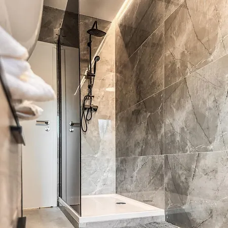 Modern Frieden Apartman